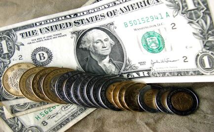 Venden dólar en 15.50 pesos en el AICM