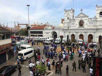 Policía confirma 207 muertos y 450 heridos tras atentados con bombas en Sri Lanka
