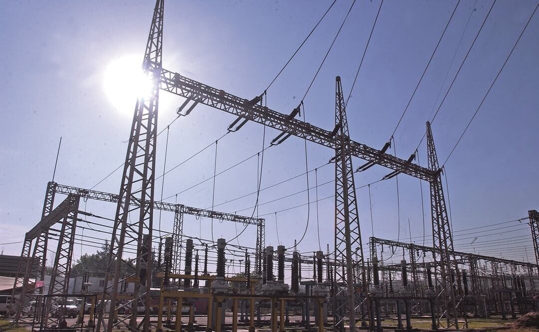 Los cambios que planteó el Presidente en materia eléctrica serian muy dañinos para la competitividad del país hacia el exterior, comentaron especialistas. Foto: Archivo. El Universal
