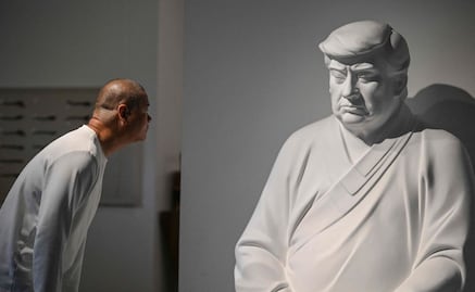 Estatuas de Trump con la pose de Buda triunfan en China; las figuras se venden entre hasta en 2 mil 700 dólares