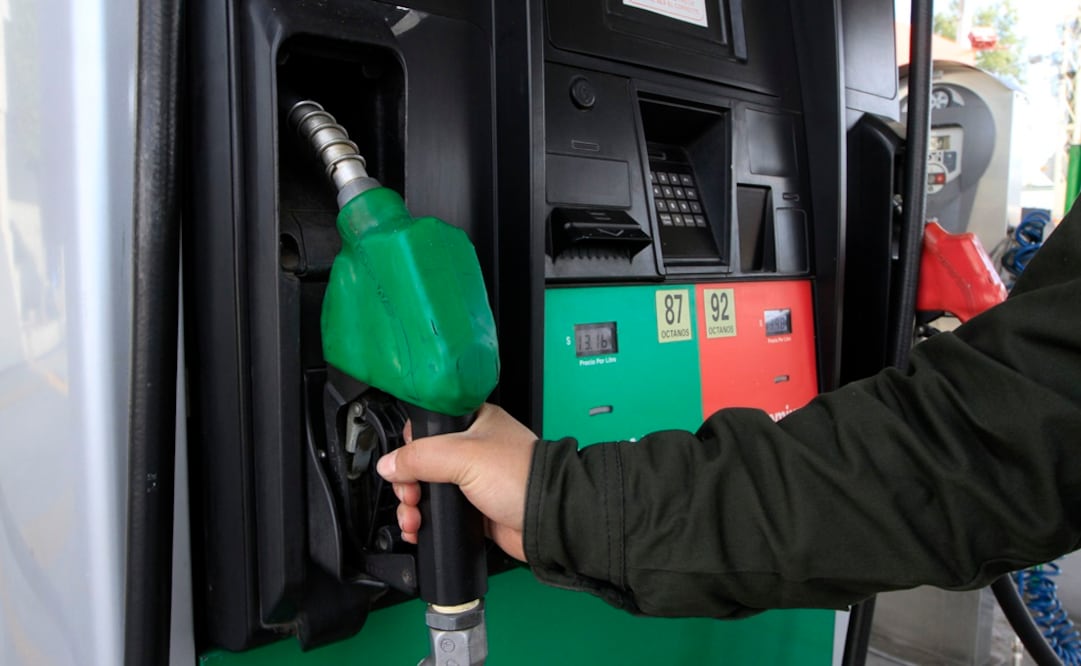 Los precios promedio de los combustibles son: regular 22.26 pesos por litro y premium 24.39 pesos por litro. Foto: Archivo/ EL UNIVERSAL