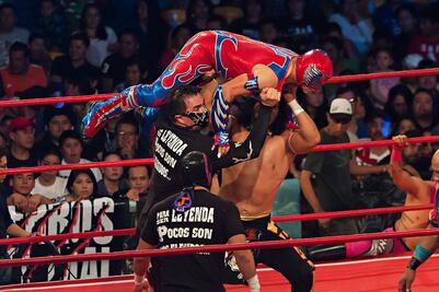 Luchadores viajan hasta 12 horas en autobús