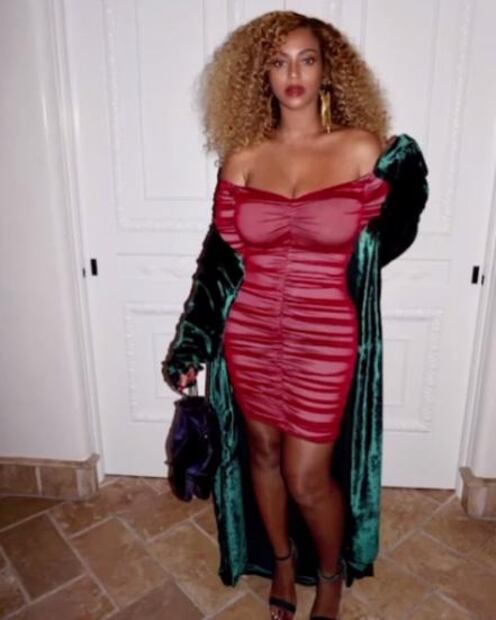 Este impactante vestido de Beyoncé es lo más visto en Internet