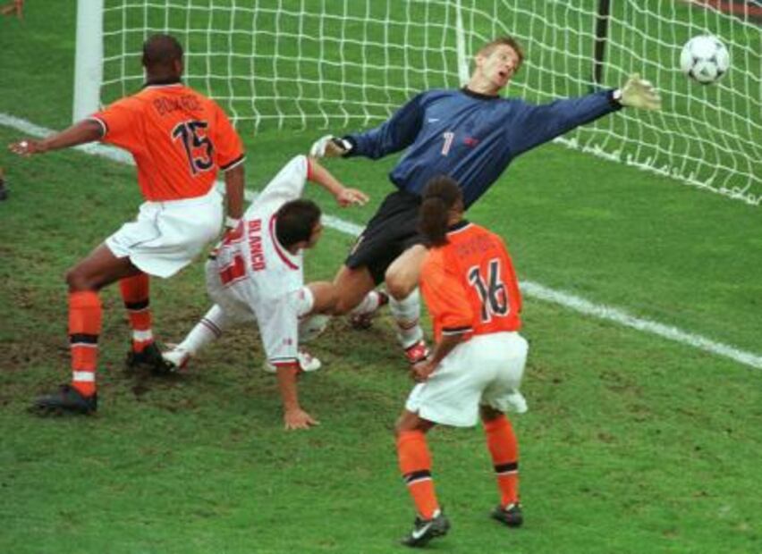 México por fin vence a un europeo... en Europa