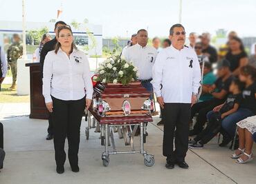 Despiden con honores a policía muerta en ataque