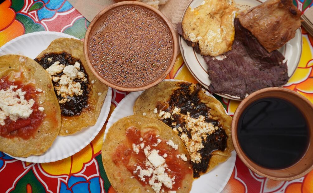 Memelas de Doña Vale, Central de Abastos, Oaxaca. Foto: Alan Nájera / El Universal