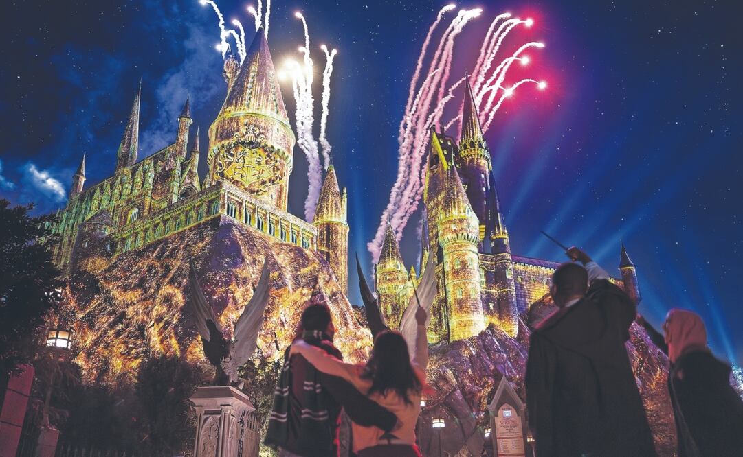 El castillo de Hogwarts de Harry Potter, todo un espectáculo de video mapping. FOTO: Universal Studios