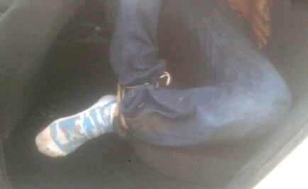 Hallan tres cadáveres en auto abandonado en Teotihuacán