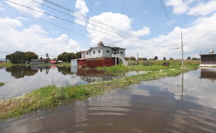 Afectados por inundaciones en Edomex cierran carretera México-Toluca; exigen apoyo del Ayuntamiento de Lerma