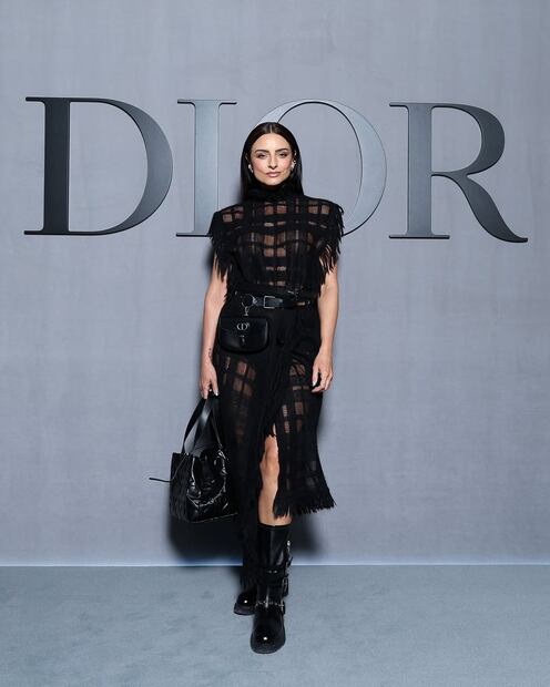 Aislinn Derbez en el desfile de Christian Dior, celebrado el 4 de marzo de 2025 en Paris Fashion Week. Foto: Instagram @aislinnderbez