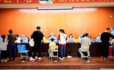 Desmienten a “vacunólogo” que asegura que vacunas para niños solo han sido probadas en ratas