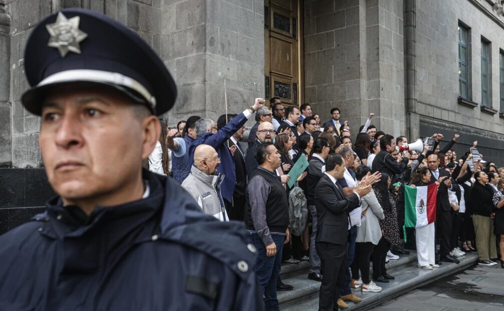 Trabajadores de la Corte se solidarizan con paro del Poder Judicial. Foto: Gabriel Pano / EL UNIVERSAL