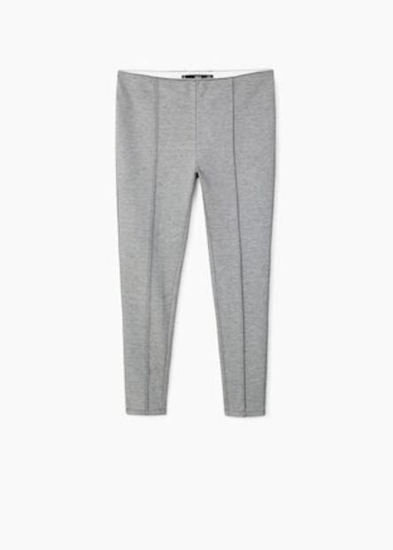 Kylie Jenner arrasa en Instagram con leggings grises