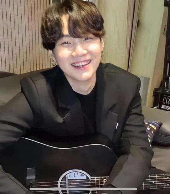 3 fotos de Suga de BTS que demuestran por qué es uno de los hombres más lindos de la música