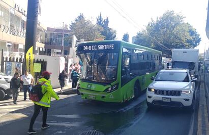 RTP se estrella contra camión estacionado; reportan 10 lesionados en la Magdalena Contreras