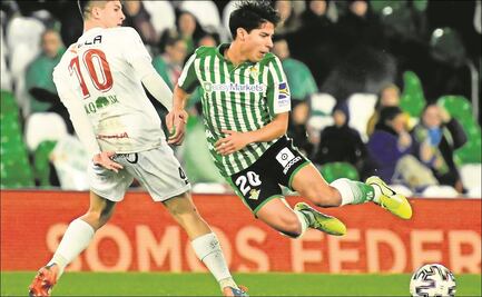 Diego Lainez fue operado de emergencia