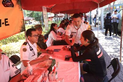 Atienden a vecinos de Benito Juárez por reacciones en la piel debido al agua contaminada