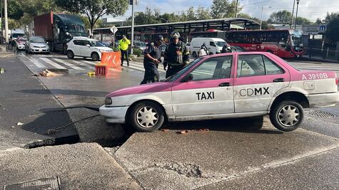 ¡Se abre otro socavón! Ahora, en Azcapotzalco