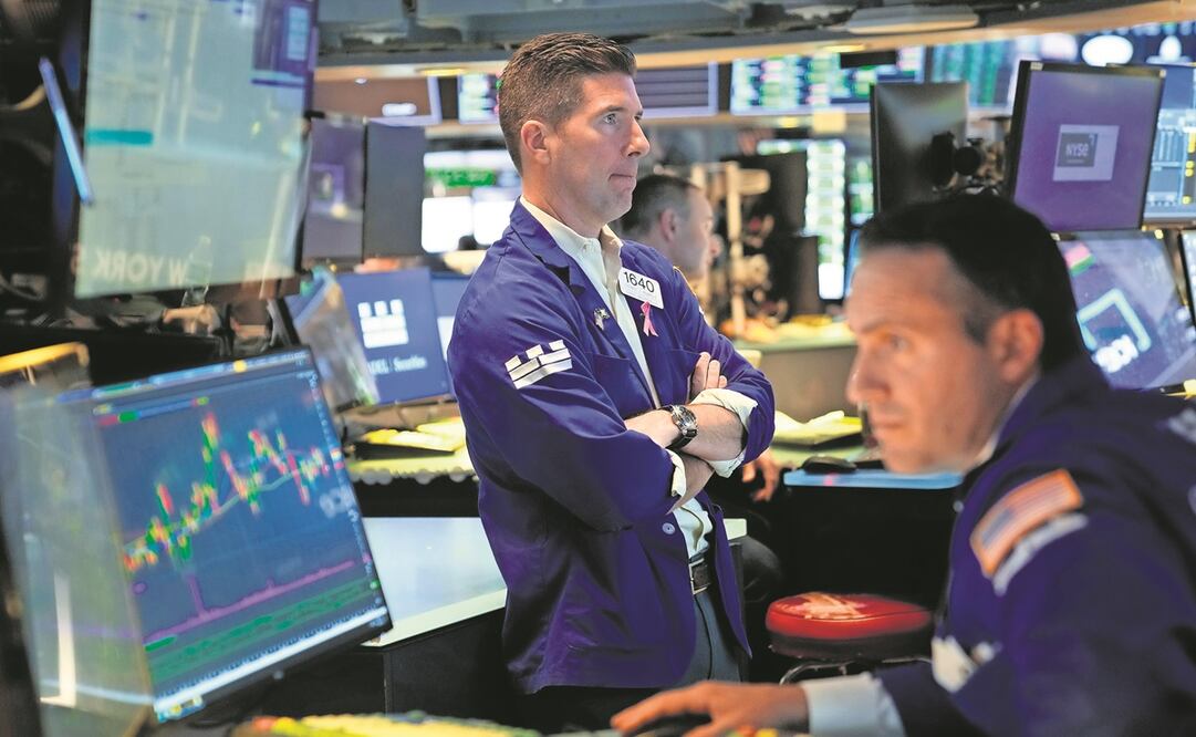 Los fuertes avances en mercados de EU llegaron tras saberse que la inflación volvió a bajar en octubre en ese país. Foto: Especial