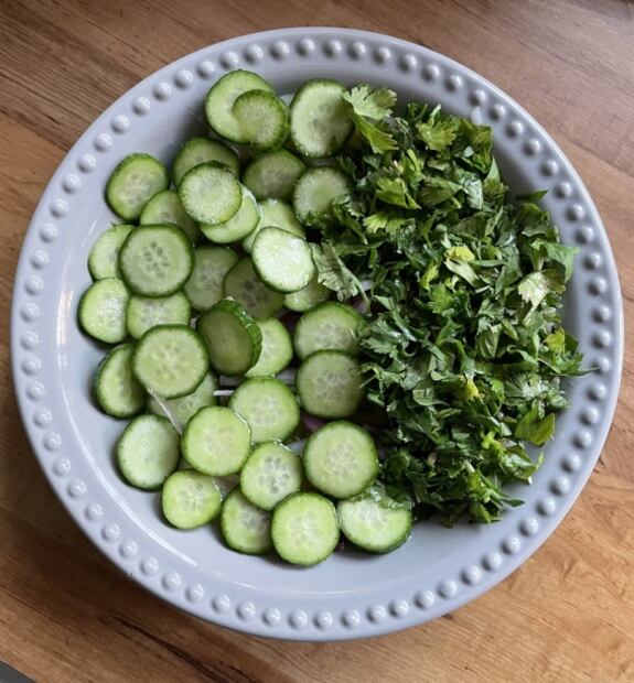 Aguachile de callo, jengibre y hierbas