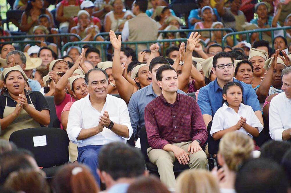 El gobernador de Guerrero, Héctor Astudillo, y el presidente Enrique Peña Nieto coinciden en la importancia de fortalecer los comedores comunitarios (ESPECIAL)
