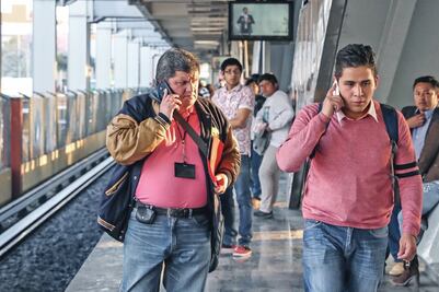 Dish y Elektra rebasan a Virgin en usuarios móviles