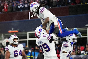 Bills remontan desventaja de 21 puntos y vencen a Patriots, siguen en la lucha por la AFC Este