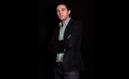 Celebra Felipe Restrepo firma de paz en su natal Colombia