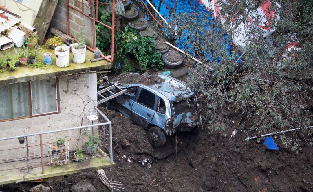 Zona del desgajamiento en cerro La Peña en Jilotzingo, en donde continúan trabajos de rescate y tareas de búsqueda de personas desaparecidas, atrapadas en el deslave. Foto: Luis Camacho / EL UNIVERSAL