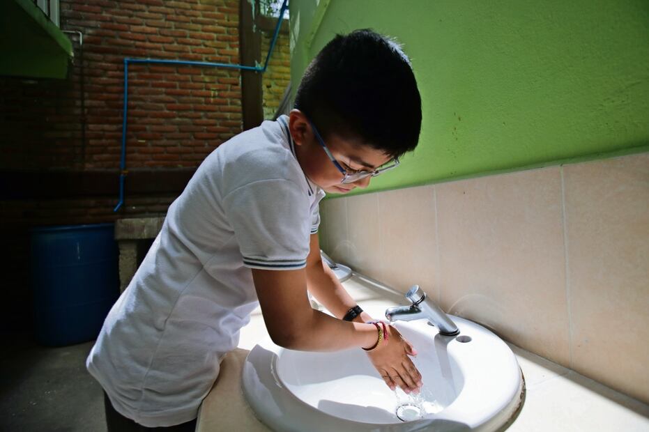 El agua es potable, aunque no para beber, sino para el lavado de manos y sanitarios. 