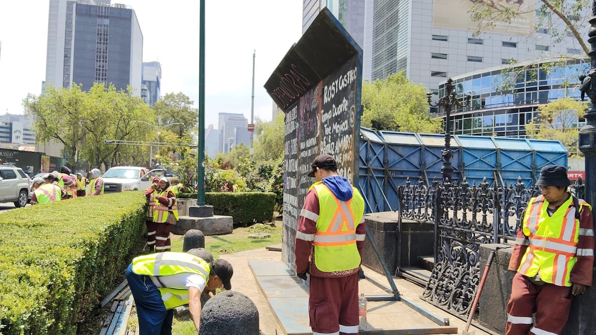 Retiro de vallas en Glorieta de las Mujeres de Luchan, en Paseo de la Reforma, se debió a un "error", dice Gobierno capitalino. (Foto: @secgob cdmx)