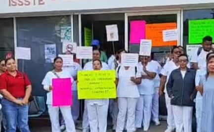 Protestan enfermeras del ISSSTE de Tehuantepec, Oaxaca; denuncian que buscan desplazarlas con nuevo personal 