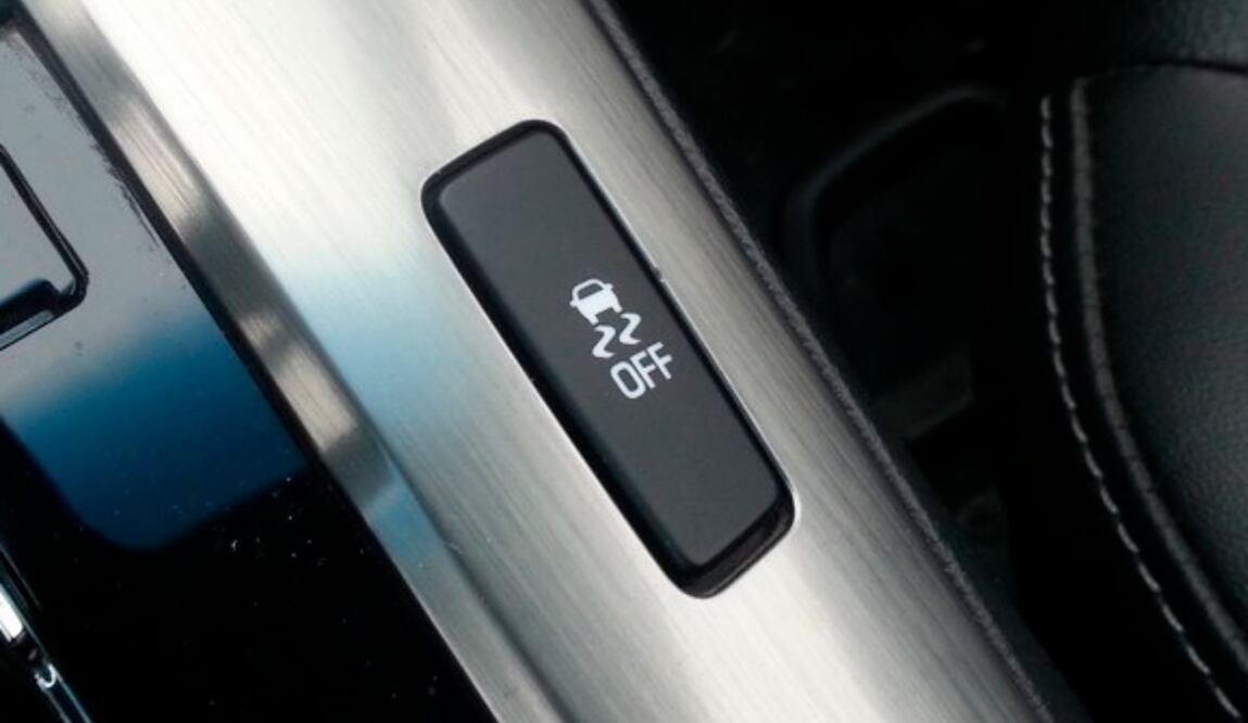 Conoce la utilidad del botón de Control de Estabilidad. Foto: Hyundai