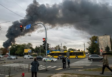 Rusia ataca una estación de tren en región ucraniana de Sumi y causa decenas de heridos