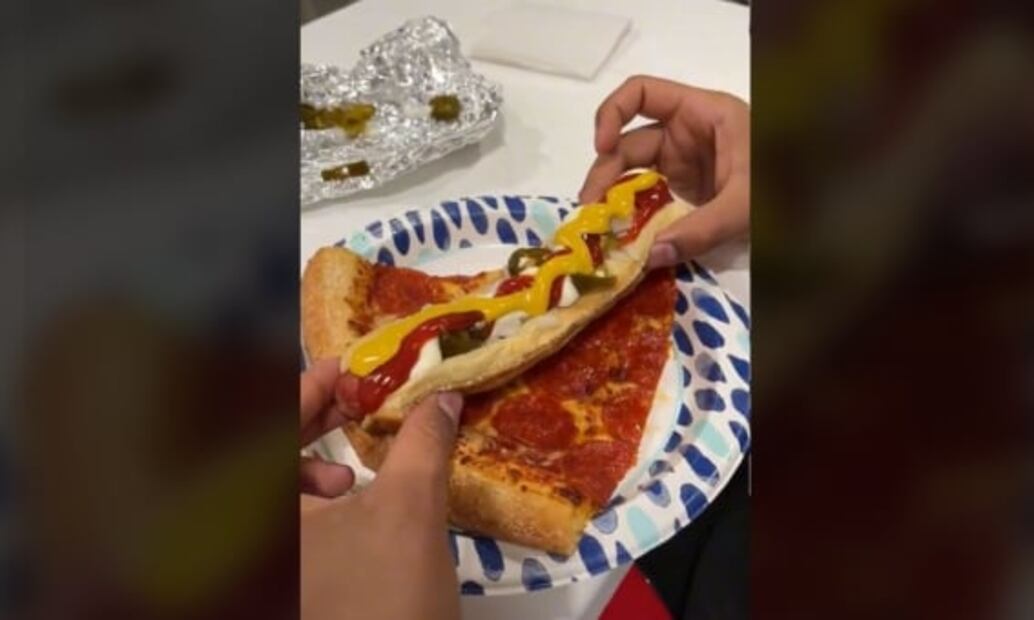 El 'Tacostco', la extraña combinación de pizza y hot dog que se volvió viral en TikTok