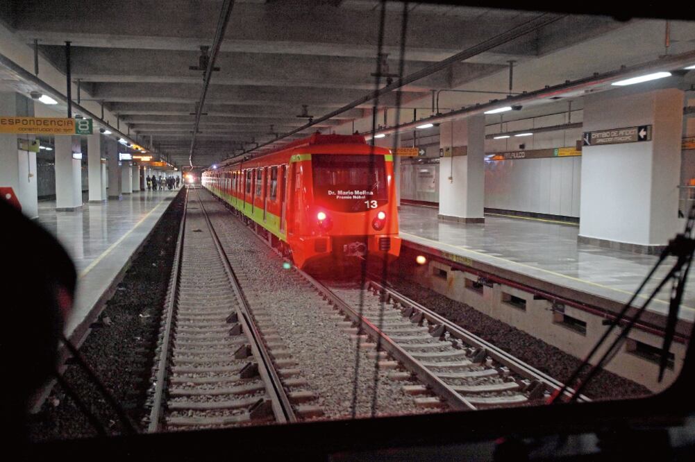 Édgar Tungüí, titular de la Sobse informó que la certificación total de la línea será hasta que se concluyan los trabajos. Añadió que cuando se realice el cambio de vías no se suspenderá el servicio (FOTOS: ARCHIVO EL UNIVERSAL)