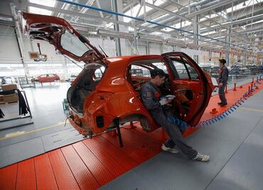 Exportación de autos retrocede 0.8% en agosto