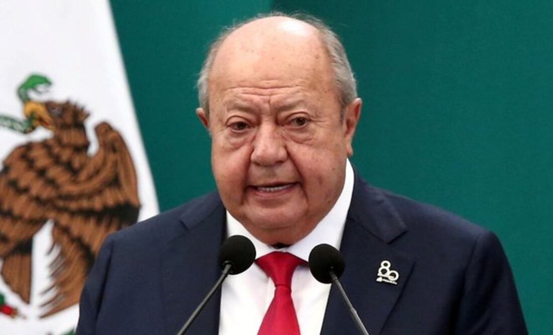Reuters Carlos Romero Deschamps renunció este miércoles a su cargo como líder del sindicato de trabajadores petroleros de México. (Foto de marzo de 2018).