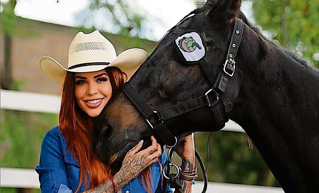 Muere Elena Larrea
