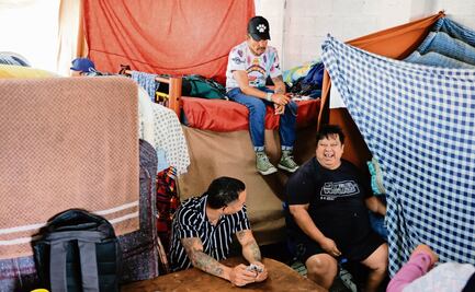 Migrantes deciden dejar albergue en Metepec 