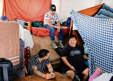 Migrantes deciden dejar albergue en Metepec