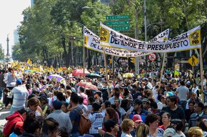 PRD concluye marcha; no entregan documento a Peña