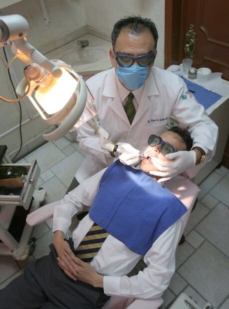 Como cirujanos, dentistas aún aprenden del Covid-19: Experto