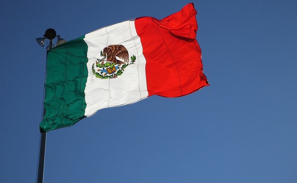 La Bandera mexicana, además de ser un símbolo patrio y representar el espíritu de unidad, valor y patriotismo. Foto: Pixabay
