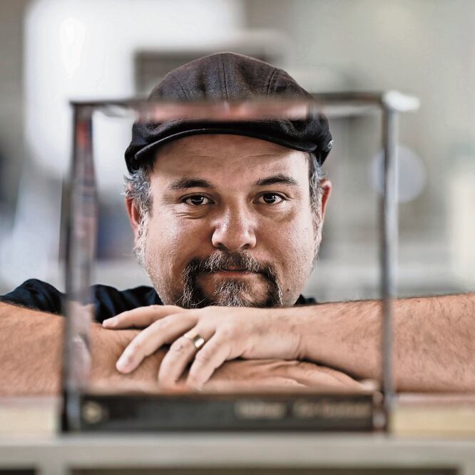 Antonio Ortuño aborda en su nueva novela los temas más oscuros de Guadalajara que son parte de los problemas más presentes en nuestro país. ARCHIVO EL UNIVERSAL