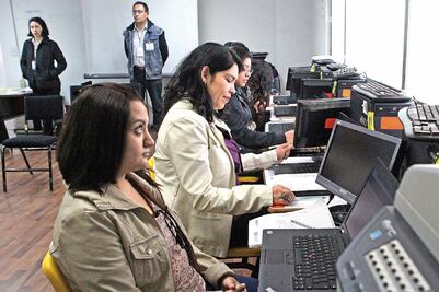 Docentes de primaria, con 60% de los aciertos, en 2012, revelan