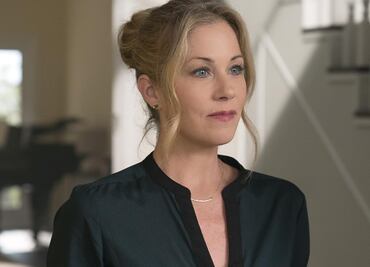 Christina Applegate comparte el dolor que enfrenta cada noche debido a los intensos efectos de la esclerosis múltiple