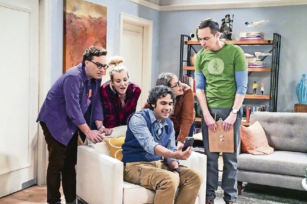Johnny Galecki, Kaley Cuoco, Kunnal Nayyar, Mayim Bialik y Jim Parsons. (WARNER CHANNEL)