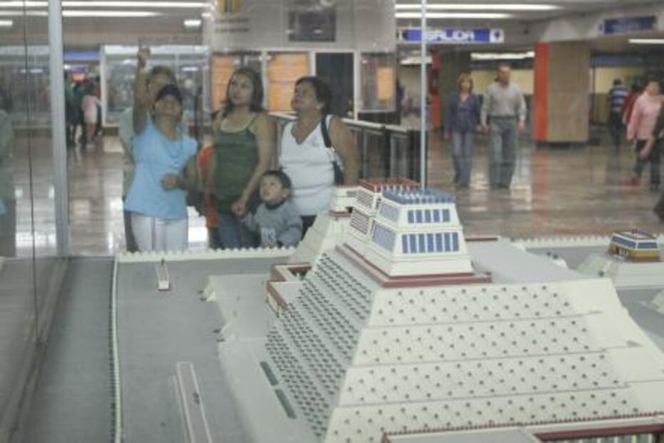 Haz turismo en el metro: Línea 2 (azul)