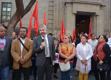 Piden perredistas a la Corte "no ceder a presiones" sobre Constitución